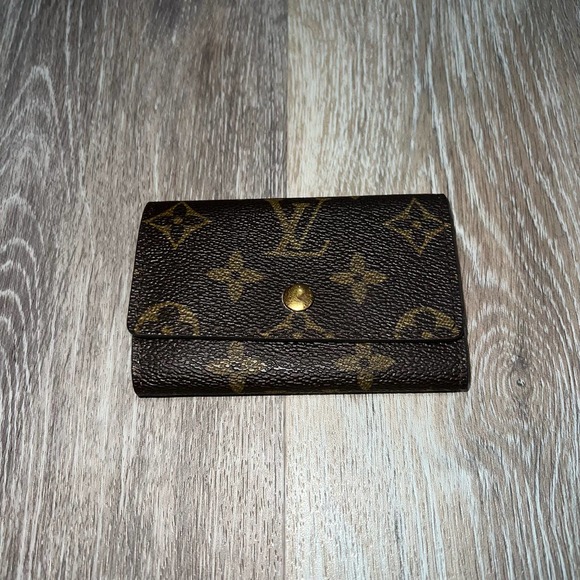 Louis Vuitton Handbags - Louis Vuitton Small Key Holder